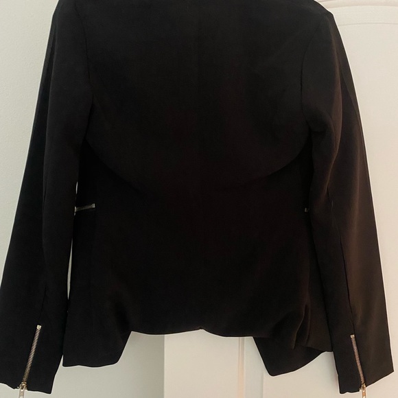 black blazer from LF with two zippers in the front, size small - Picture 2 of 4